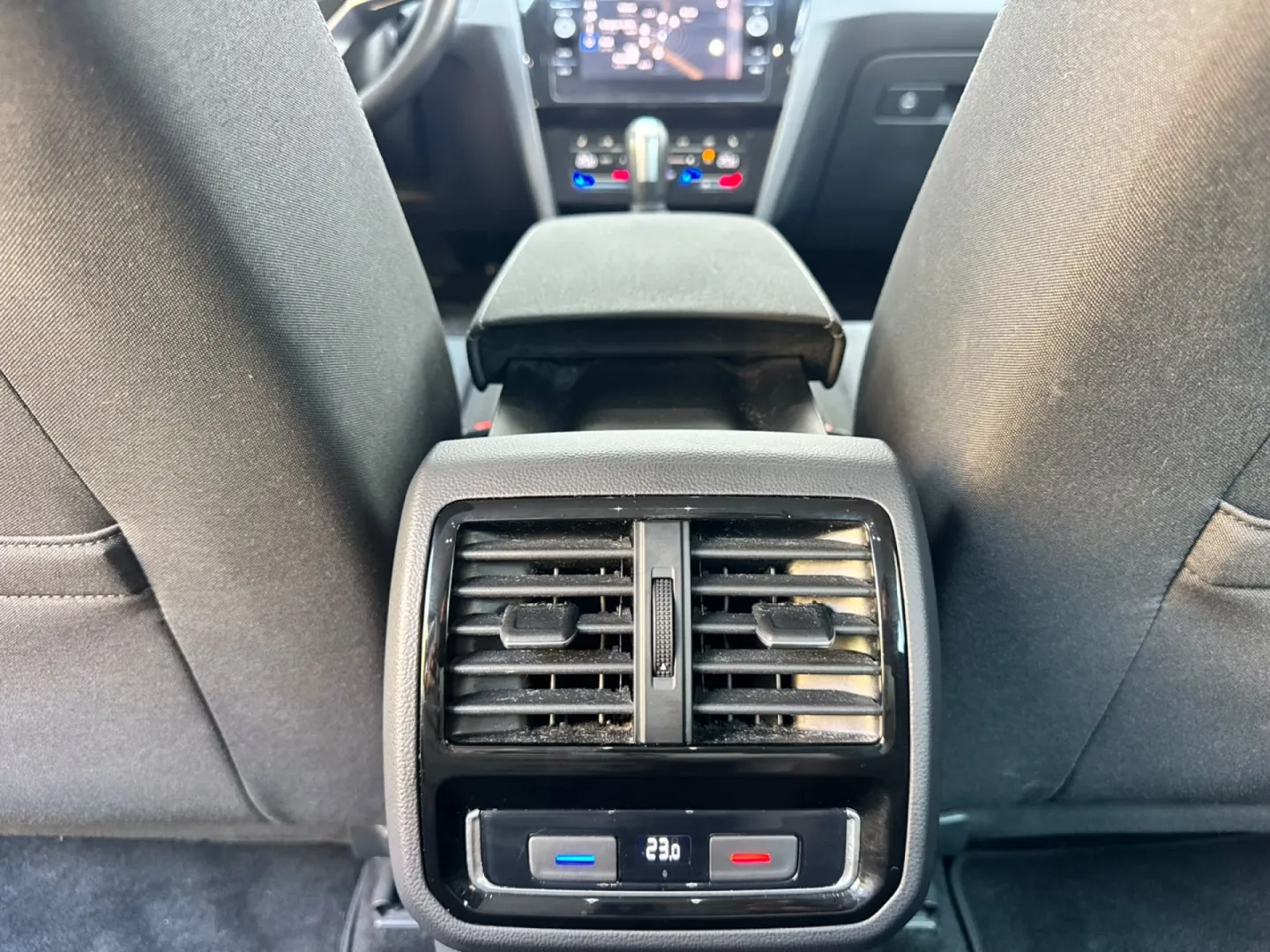 Cumpara/ Vinde online Volkswagen Passat 2021 SH, la cel mai bun pret pentru tine!