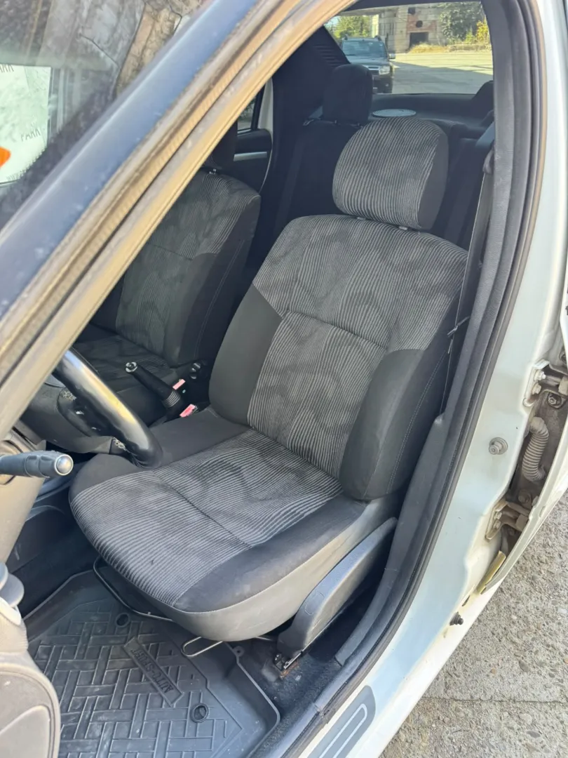 Cumpara/ Vinde online Dacia Logan 2010 SH, la cel mai bun pret pentru tine!