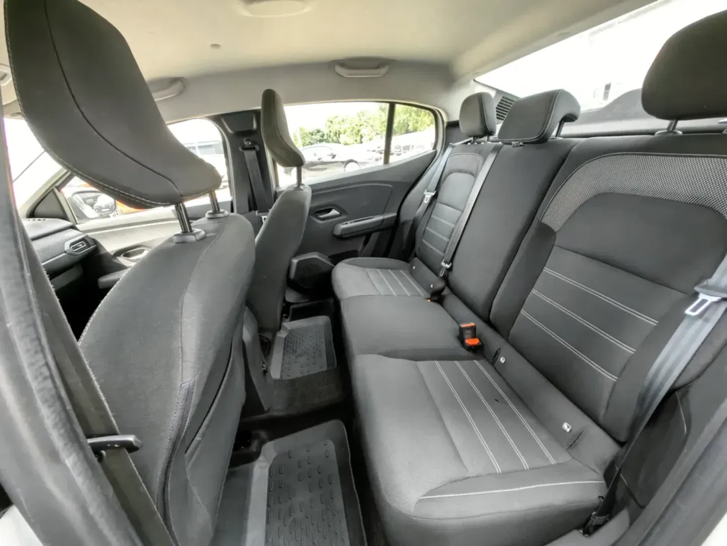 Cumpara/ Vinde online Dacia Logan 2024 SH, la cel mai bun pret pentru tine!