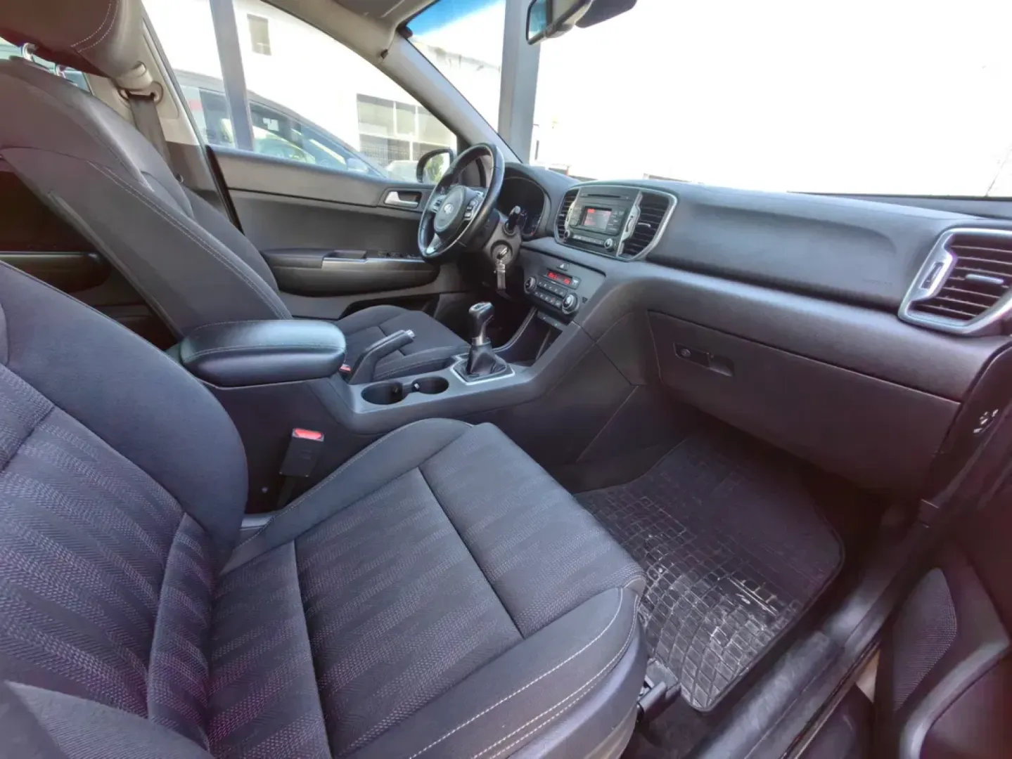 Cumpara/ Vinde online Kia Sportage 2016 SH, la cel mai bun pret pentru tine!