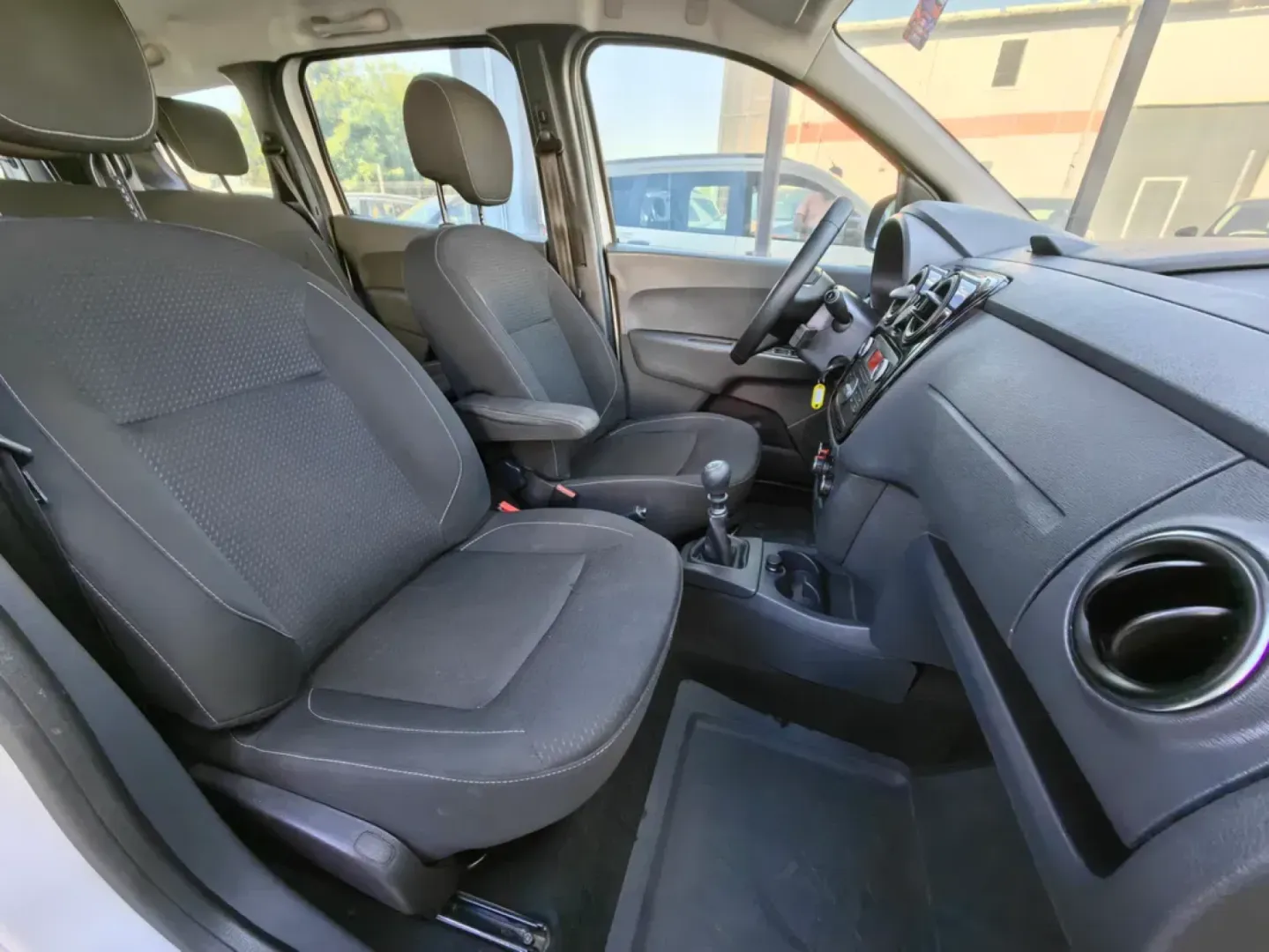Cumpara/ Vinde online Dacia Lodgy 2021 SH, la cel mai bun pret pentru tine!