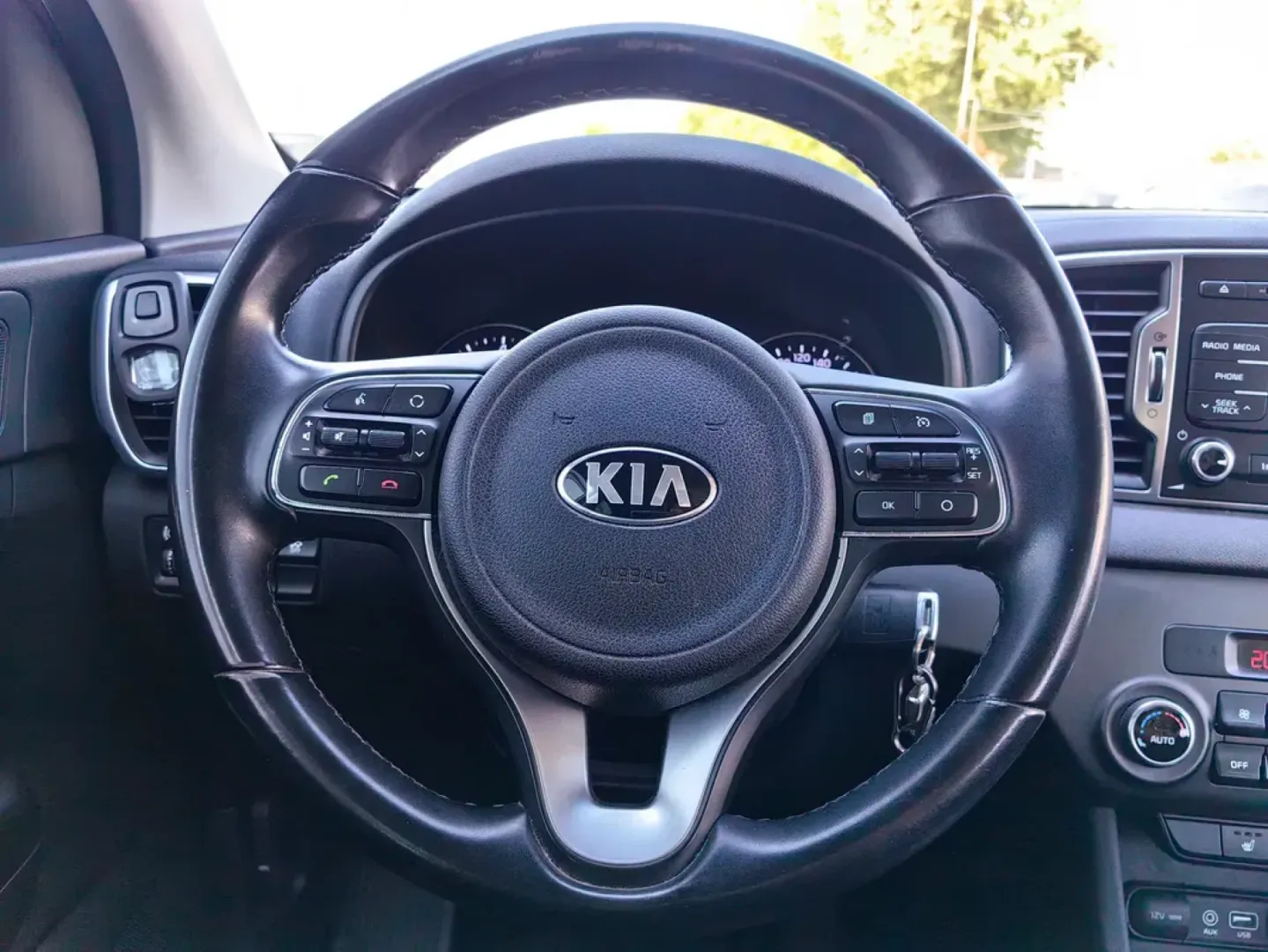Cumpara/ Vinde online Kia Sportage 2016 SH, la cel mai bun pret pentru tine!
