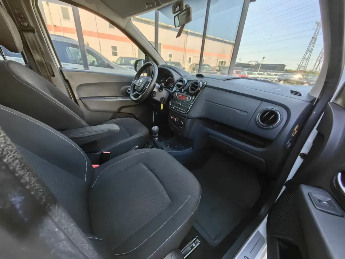 Cumpara/ Vinde online Dacia Lodgy 2021 SH, la cel mai bun pret pentru tine!