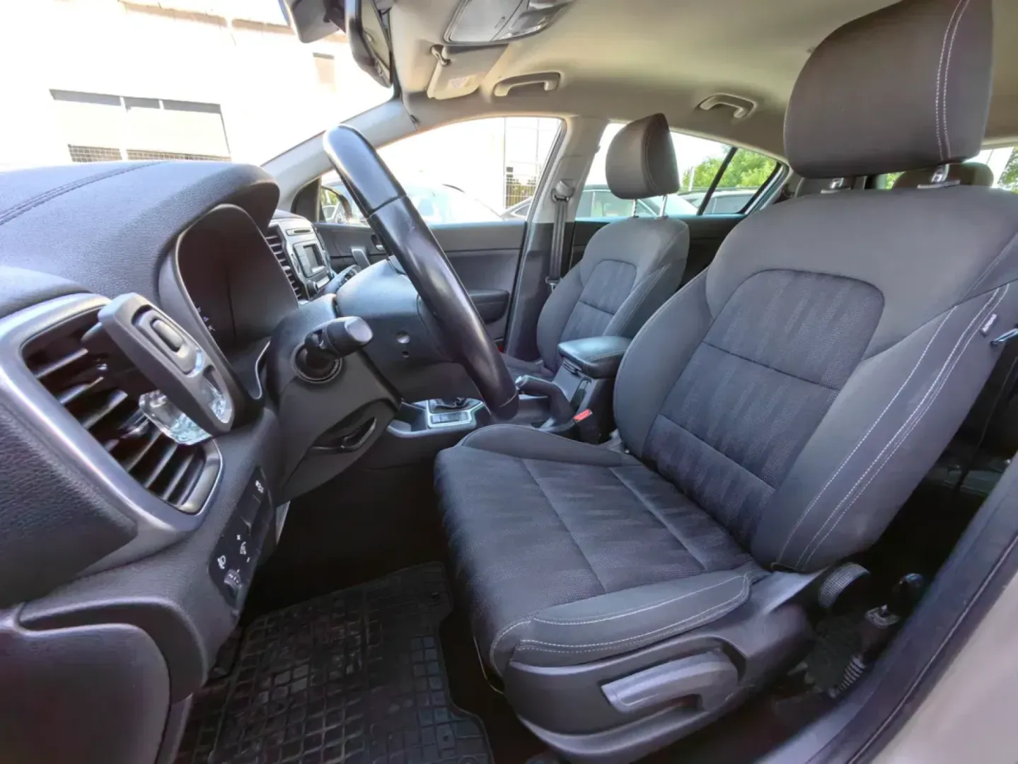 Cumpara/ Vinde online Kia Sportage 2016 SH, la cel mai bun pret pentru tine!