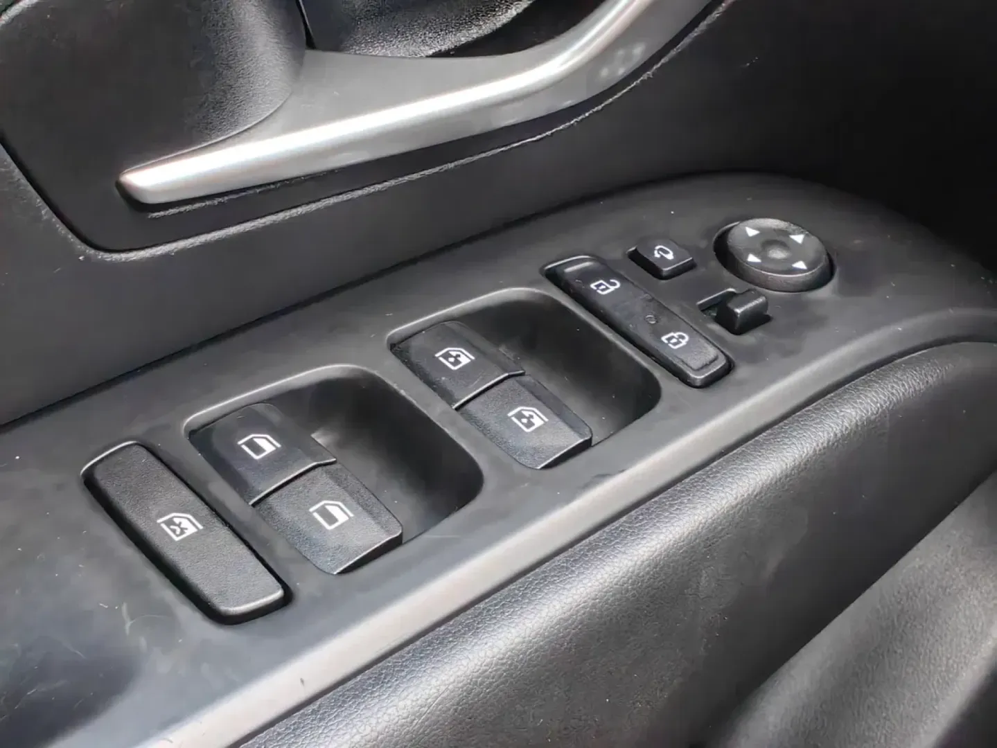 Cumpara/ Vinde online Hyundai Tucson 2023 SH, la cel mai bun pret pentru tine!