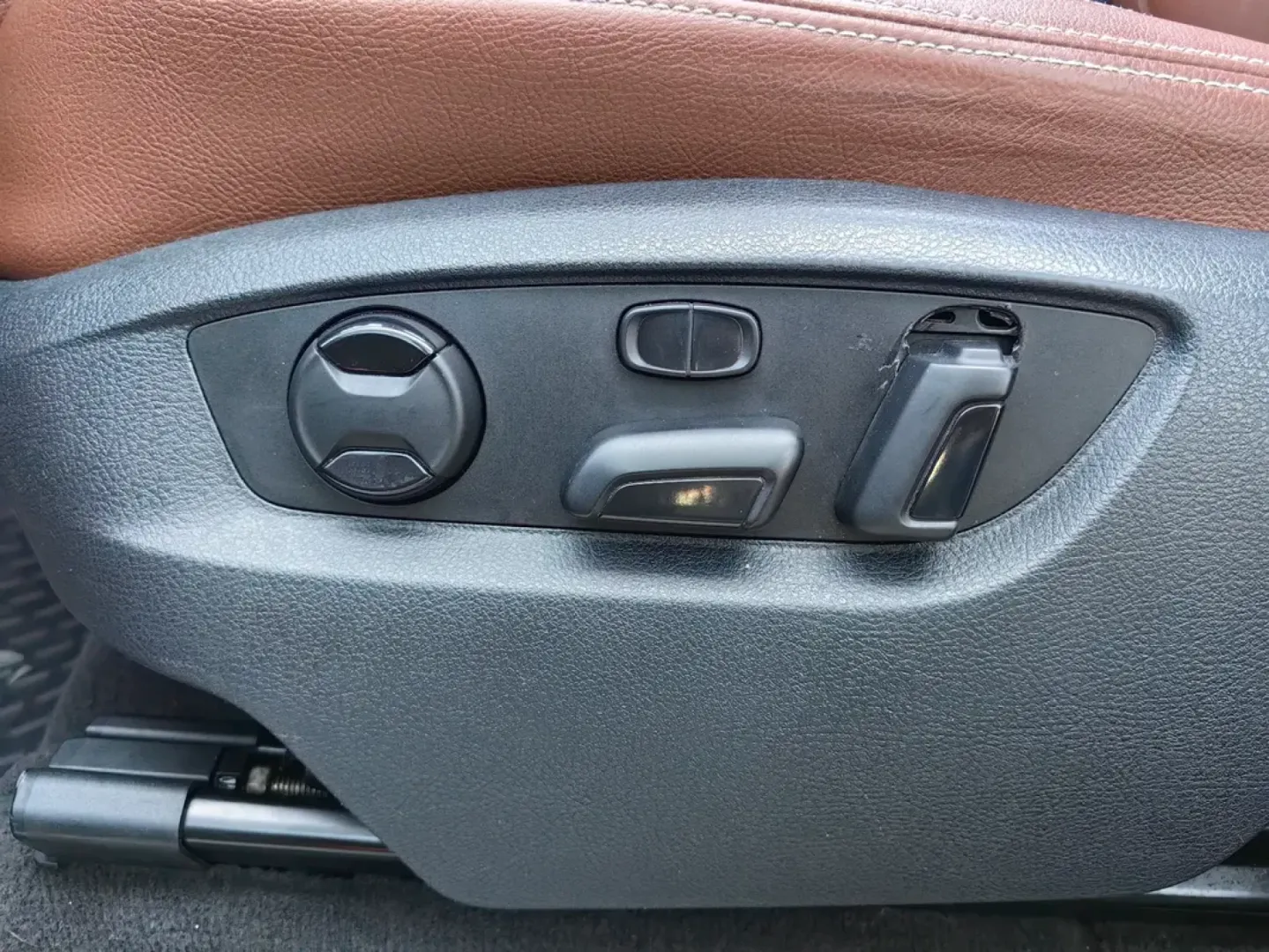 Cumpara/ Vinde online Volkswagen Touareg 2017 SH, la cel mai bun pret pentru tine!