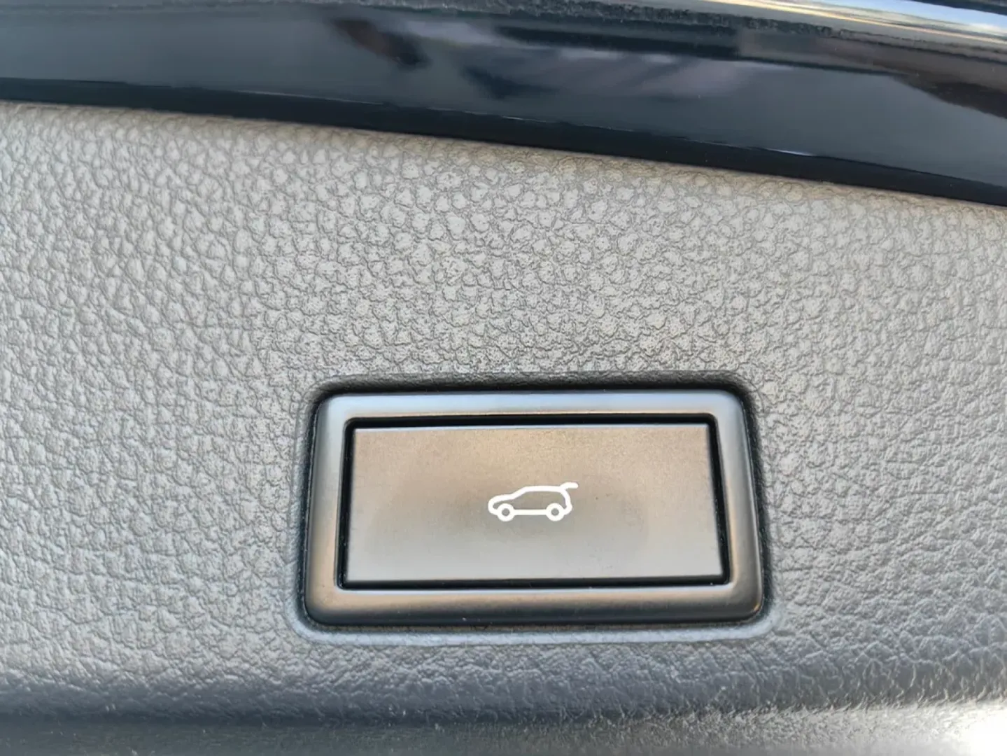 Cumpara/ Vinde online Volkswagen Touareg 2017 SH, la cel mai bun pret pentru tine!