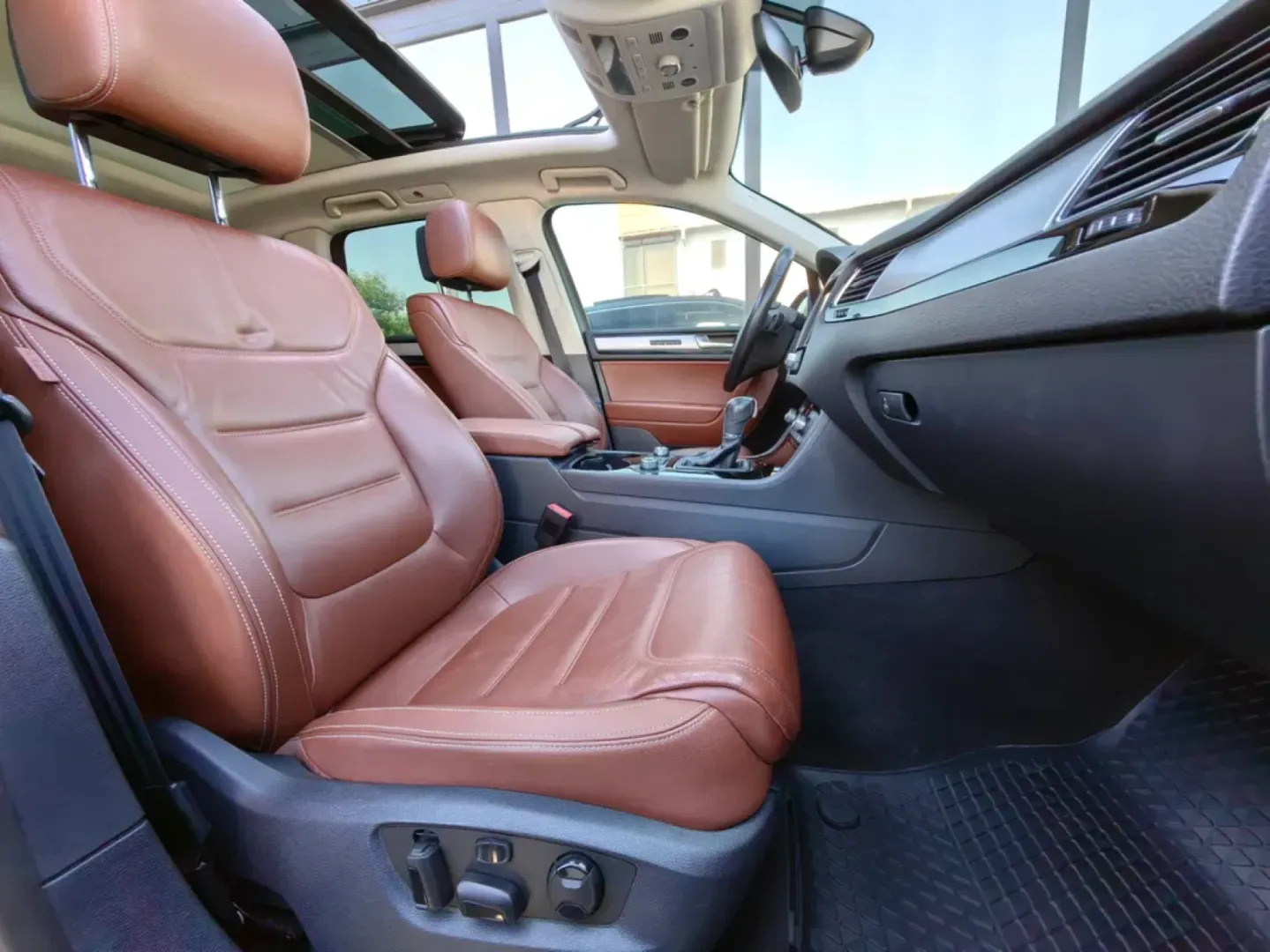 Cumpara/ Vinde online Volkswagen Touareg 2017 SH, la cel mai bun pret pentru tine!