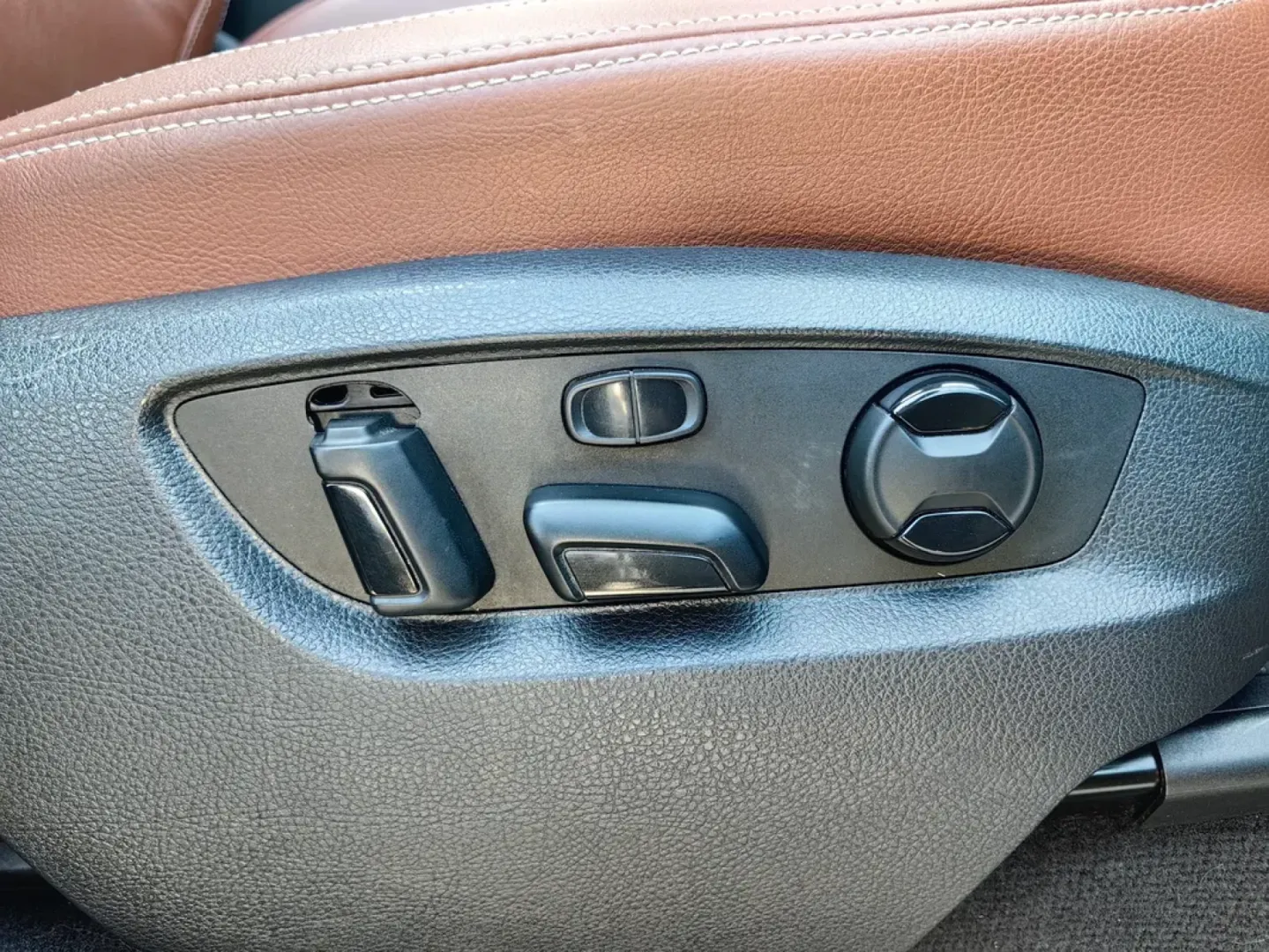 Cumpara/ Vinde online Volkswagen Touareg 2017 SH, la cel mai bun pret pentru tine!