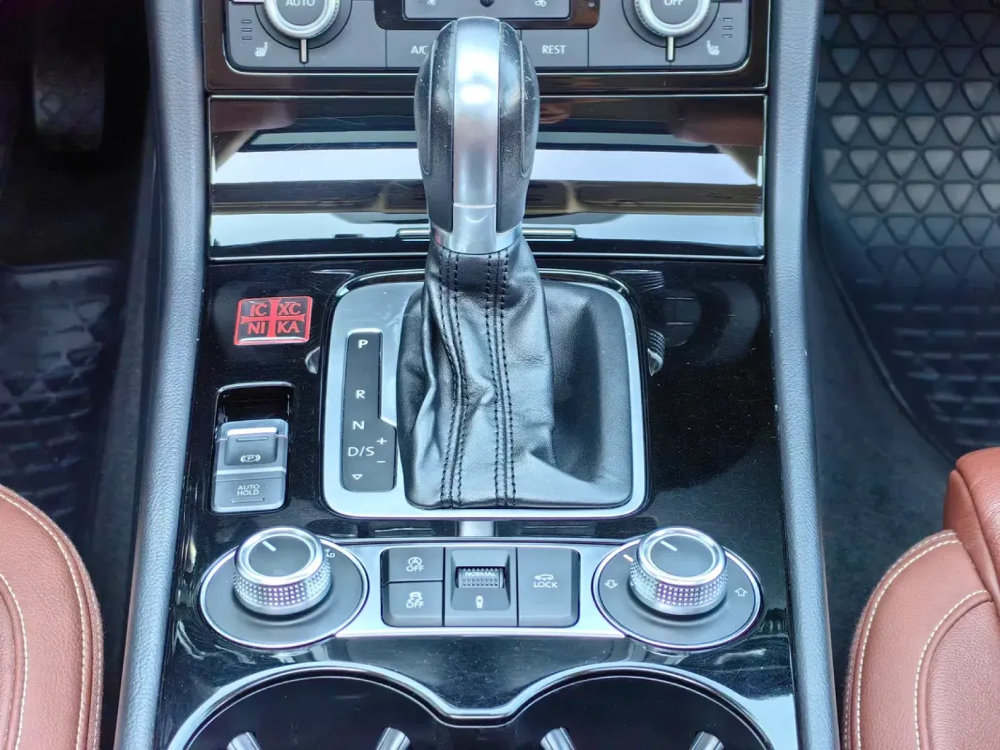 Cumpara/ Vinde online Volkswagen Touareg 2017 SH, la cel mai bun pret pentru tine!