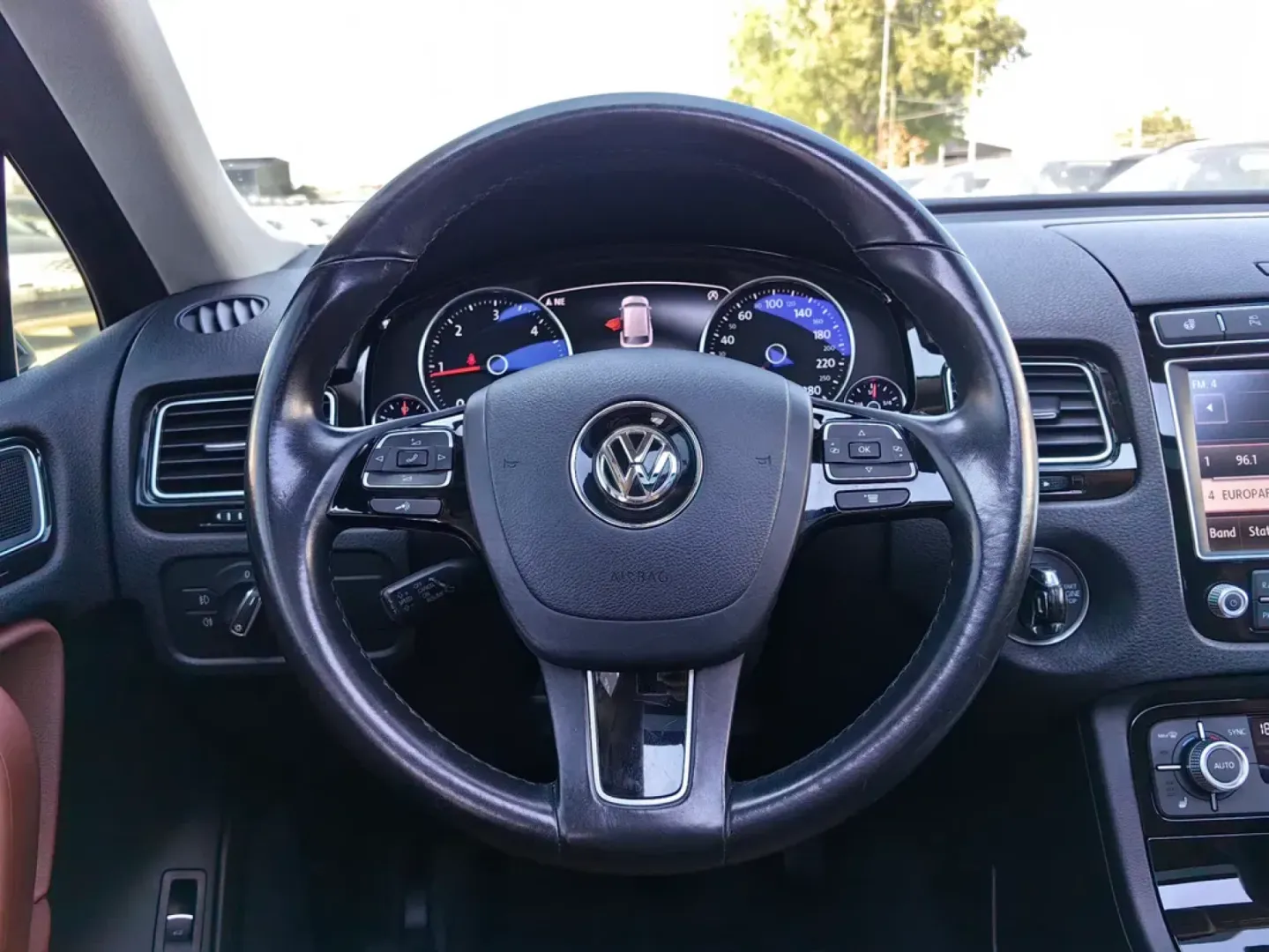 Cumpara/ Vinde online Volkswagen Touareg 2017 SH, la cel mai bun pret pentru tine!