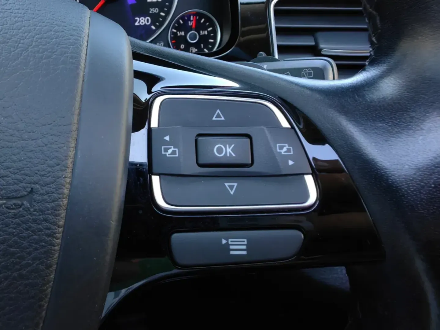 Cumpara/ Vinde online Volkswagen Touareg 2017 SH, la cel mai bun pret pentru tine!