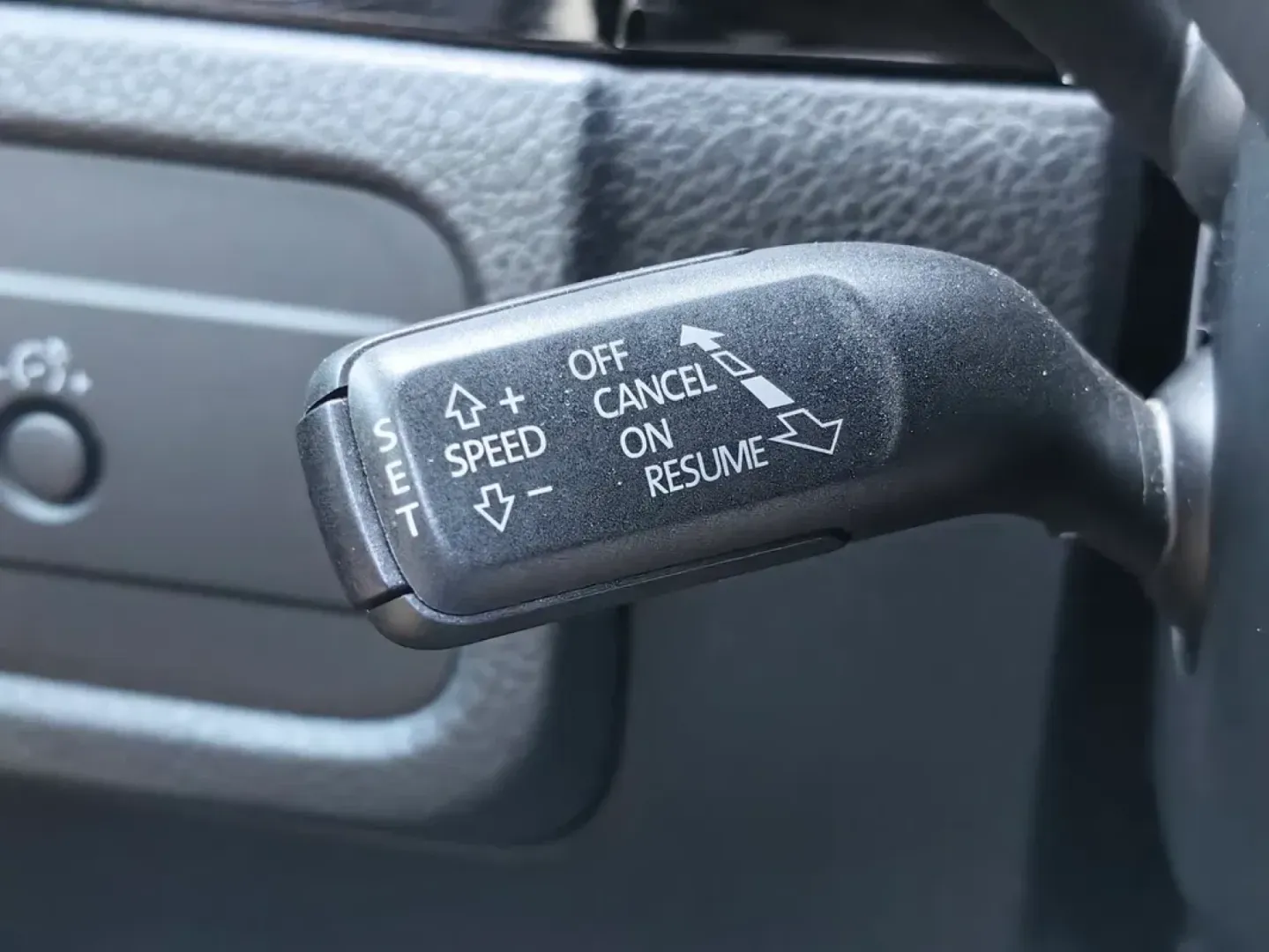 Cumpara/ Vinde online Volkswagen Touareg 2017 SH, la cel mai bun pret pentru tine!