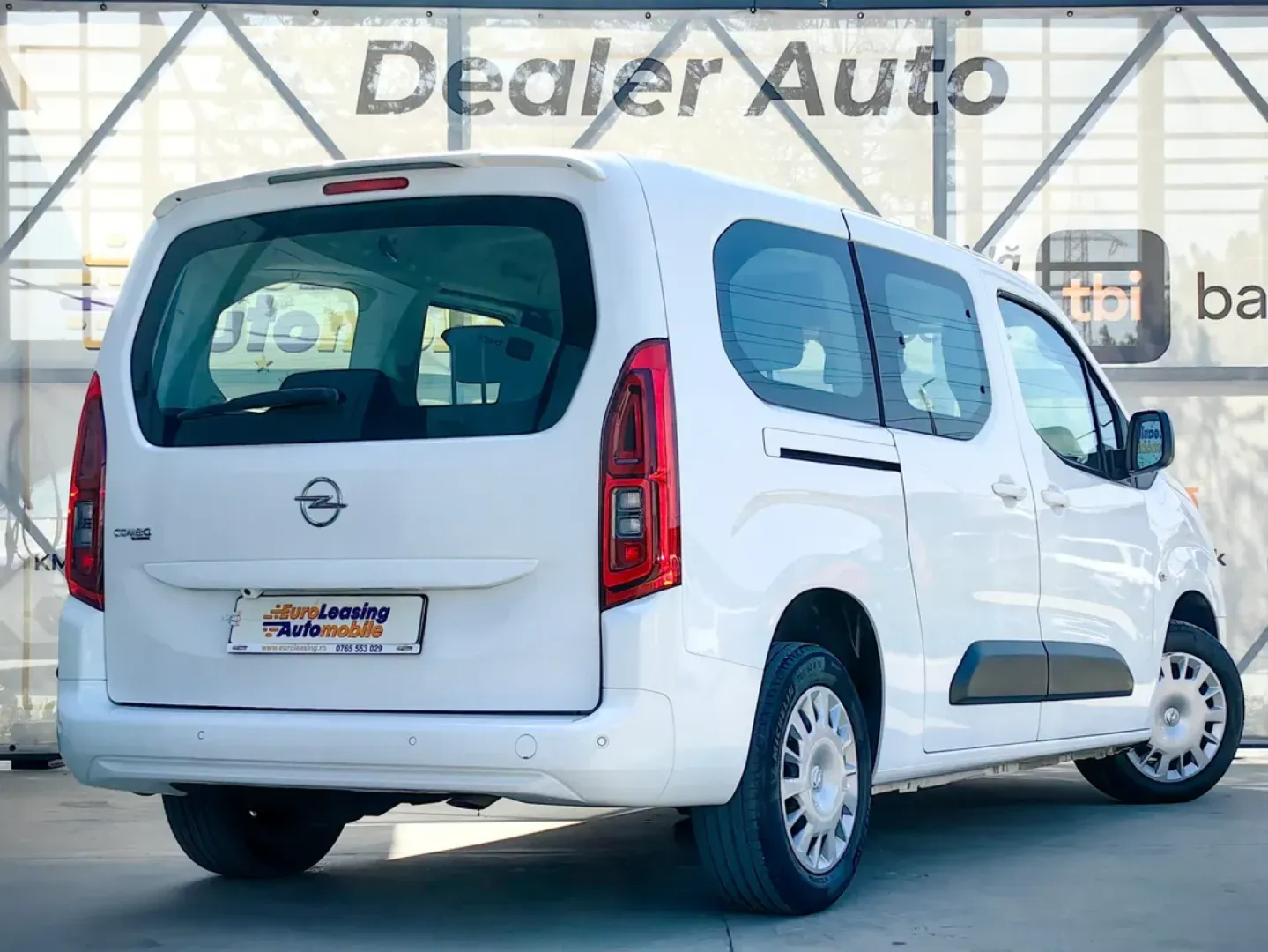 Cumpara/ Vinde online Opel Combo 2022 SH, la cel mai bun pret pentru tine!