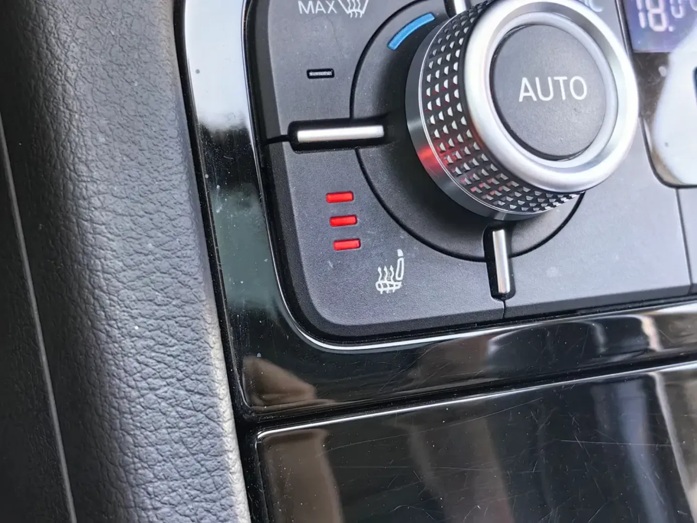 Cumpara/ Vinde online Volkswagen Touareg 2017 SH, la cel mai bun pret pentru tine!