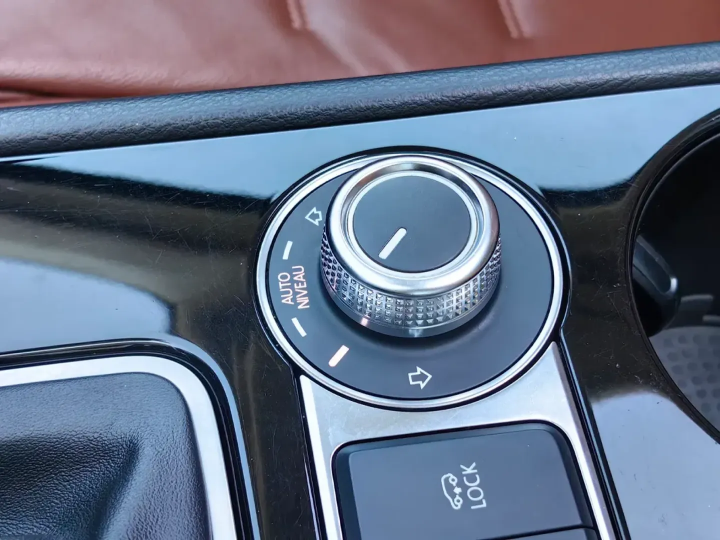 Cumpara/ Vinde online Volkswagen Touareg 2017 SH, la cel mai bun pret pentru tine!