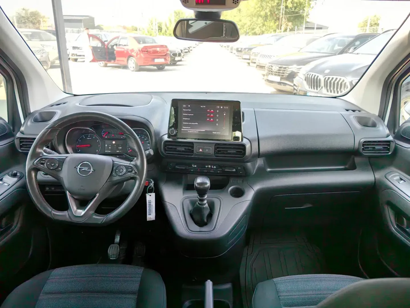 Cumpara/ Vinde online Opel Combo 2022 SH, la cel mai bun pret pentru tine!