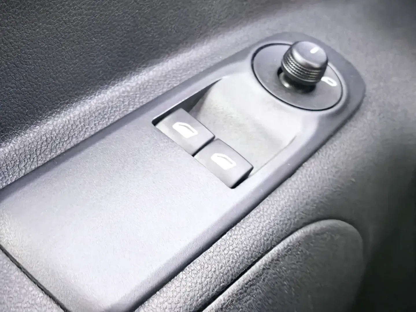 Cumpara/ Vinde online Opel Combo 2022 SH, la cel mai bun pret pentru tine!