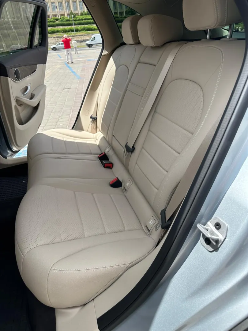 Cumpara/ Vinde online Mercedes-Benz GLC 300 2021 SH, la cel mai bun pret pentru tine!