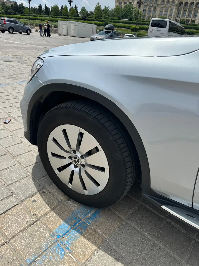 Cumpara/ Vinde online Mercedes-Benz GLC 300 2021 SH, la cel mai bun pret pentru tine!