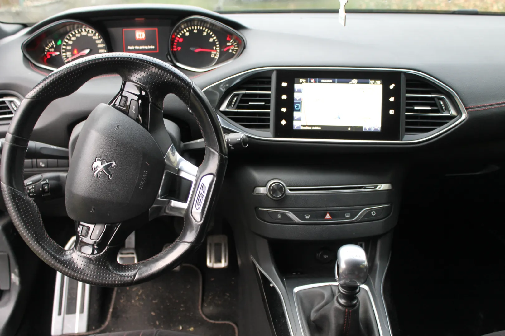 Cumpara/ Vinde online Peugeot 308 2015 SH, la cel mai bun pret pentru tine!