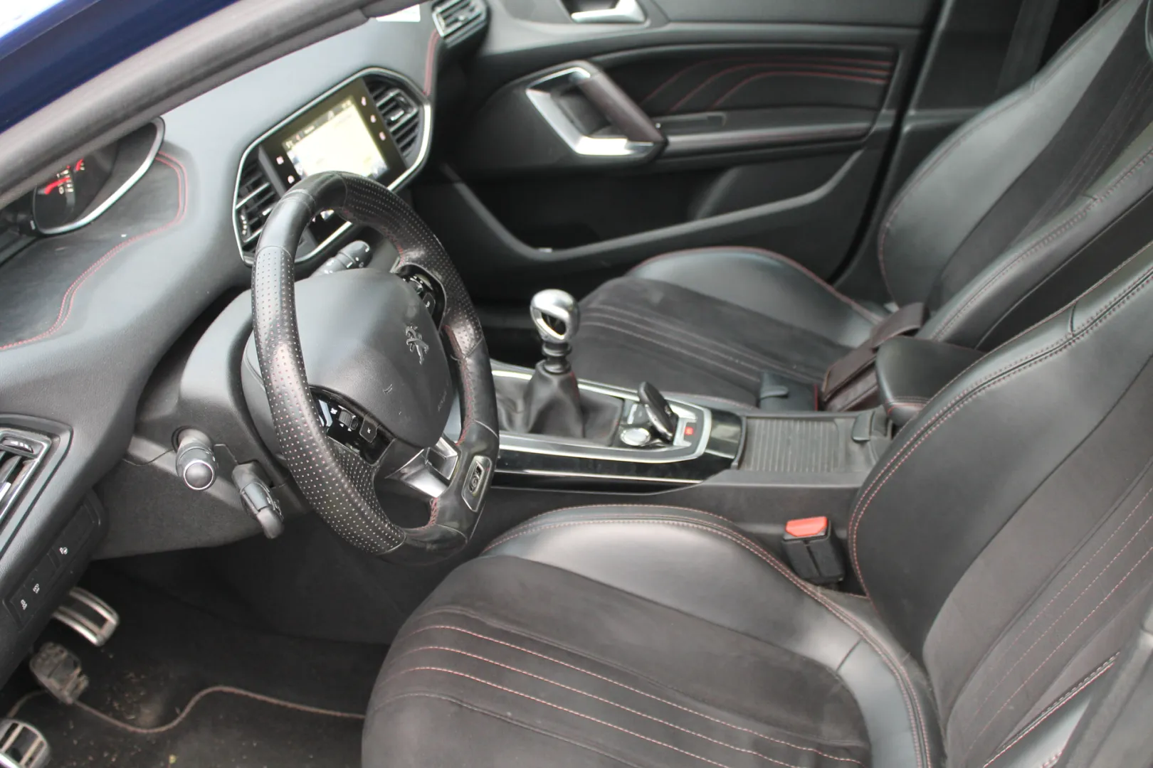 Cumpara/ Vinde online Peugeot 308 2015 SH, la cel mai bun pret pentru tine!