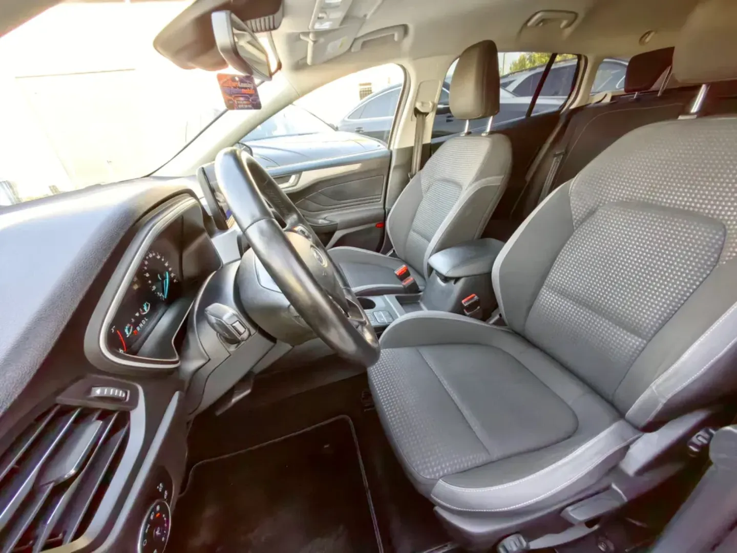 Cumpara/ Vinde online Ford Focus 2021 SH, la cel mai bun pret pentru tine!