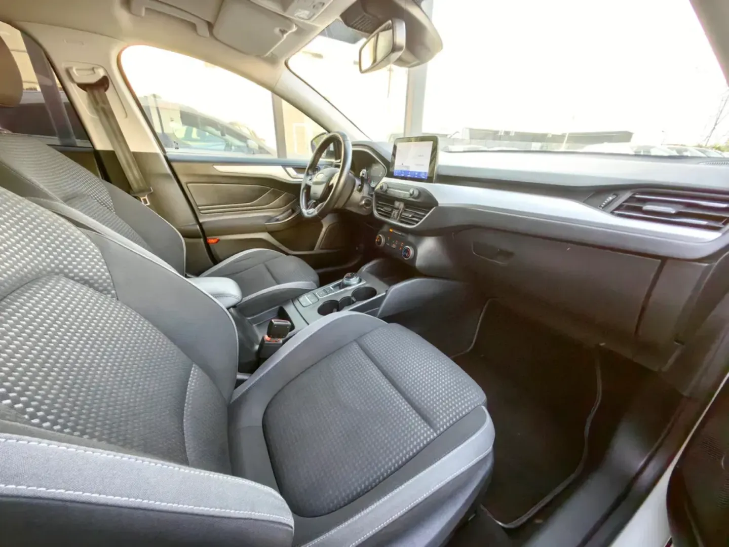 Cumpara/ Vinde online Ford Focus 2021 SH, la cel mai bun pret pentru tine!