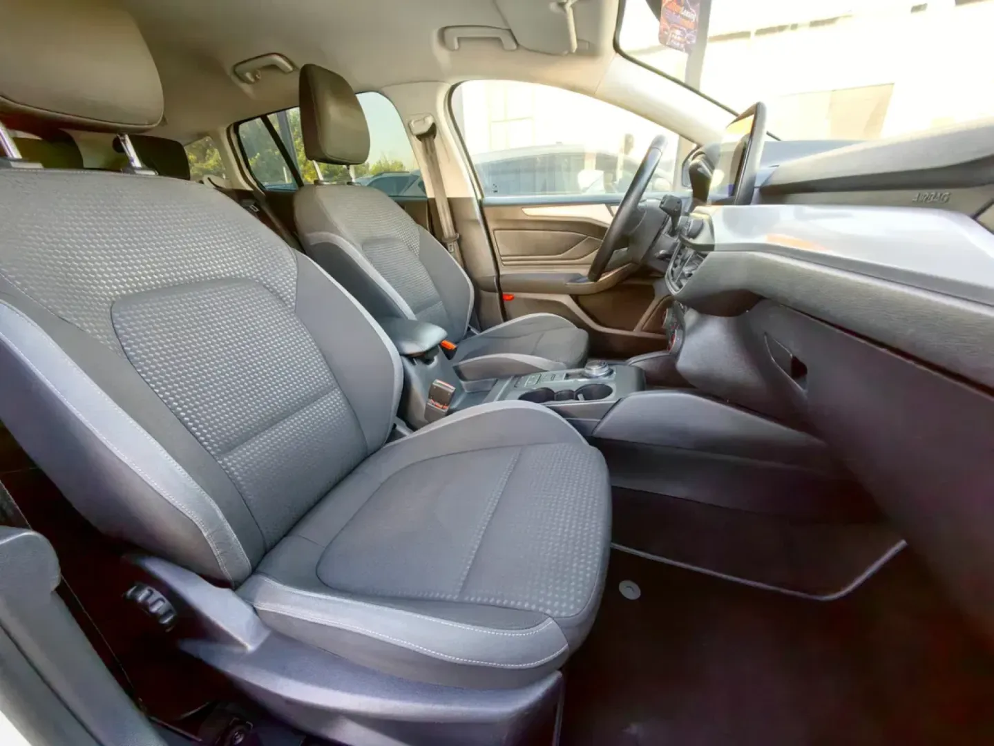 Cumpara/ Vinde online Ford Focus 2021 SH, la cel mai bun pret pentru tine!