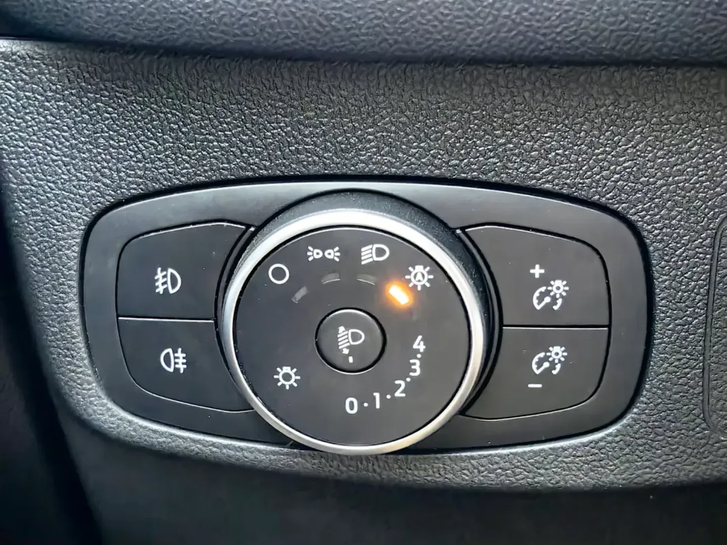 Cumpara/ Vinde online Ford Focus 2021 SH, la cel mai bun pret pentru tine!
