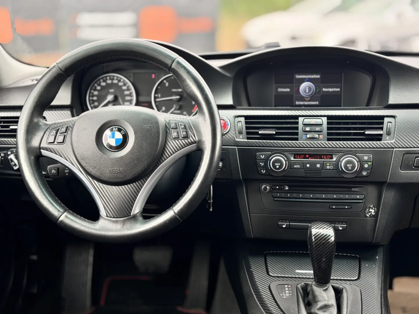 Cumpara/ Vinde online BMW 3 Series 2009 SH, la cel mai bun pret pentru tine!