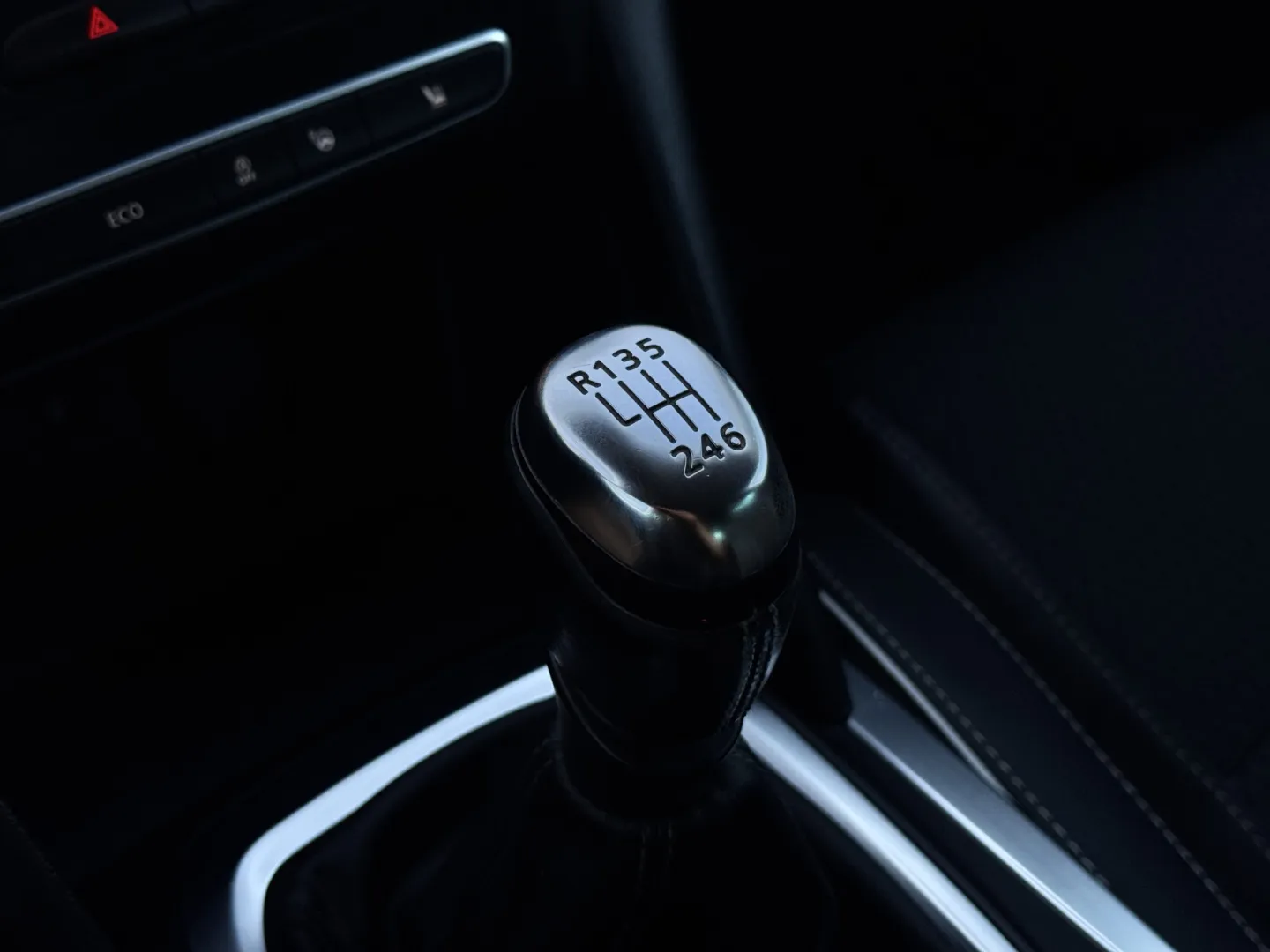 Cumpara/ Vinde online Renault  Megane 2016 SH, la cel mai bun pret pentru tine!