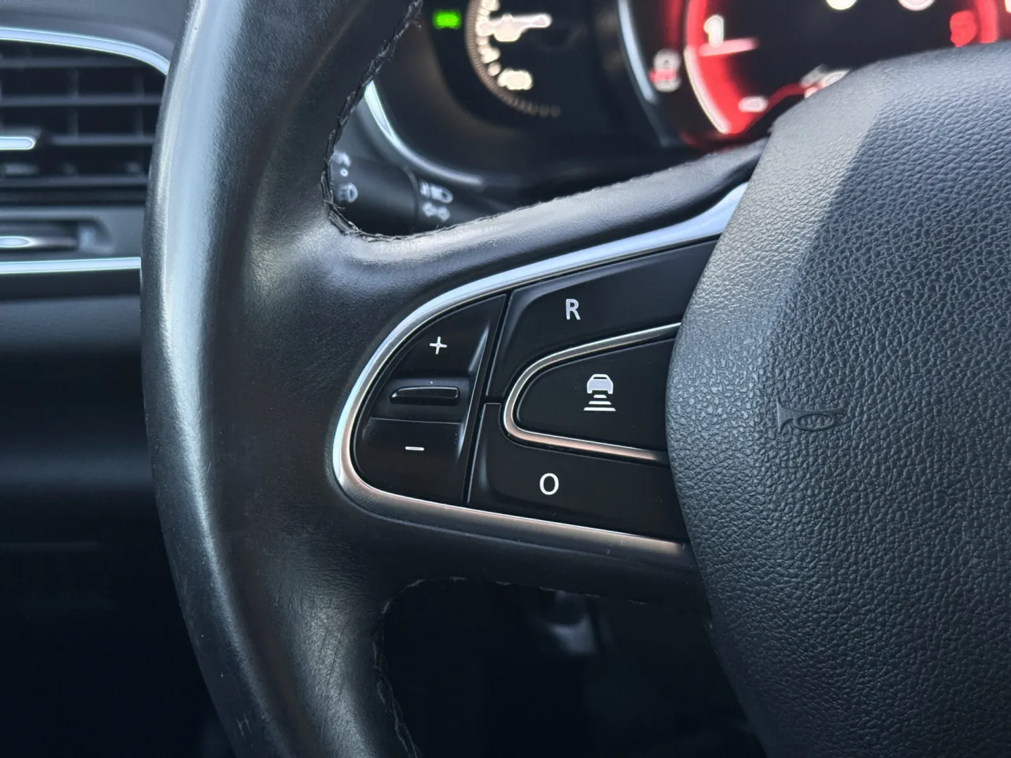 Cumpara/ Vinde online Renault  Megane 2016 SH, la cel mai bun pret pentru tine!