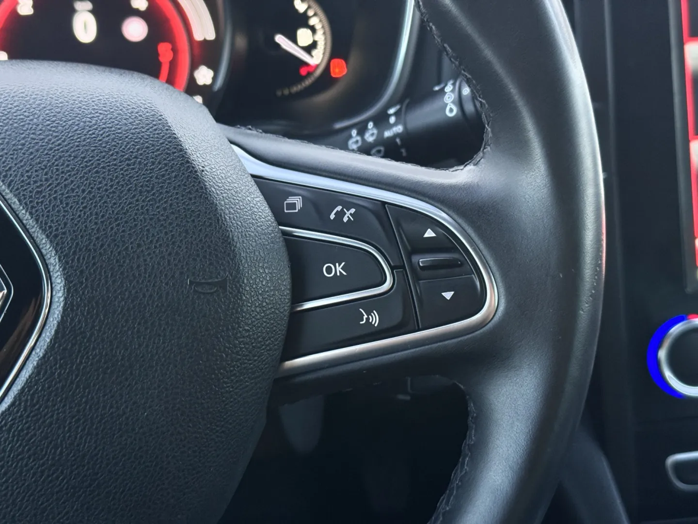 Cumpara/ Vinde online Renault  Megane 2016 SH, la cel mai bun pret pentru tine!