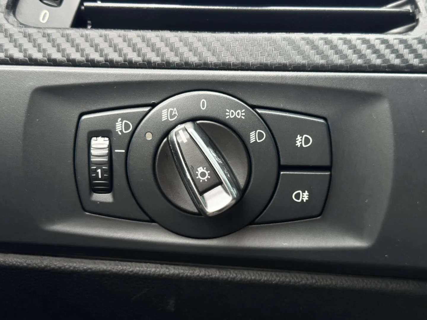 Cumpara/ Vinde online BMW 3 Series 2009 SH, la cel mai bun pret pentru tine!