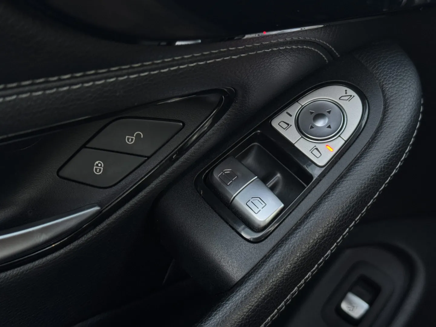 Cumpara/ Vinde online Mercedes-Benz C-Class 2016 SH, la cel mai bun pret pentru tine!