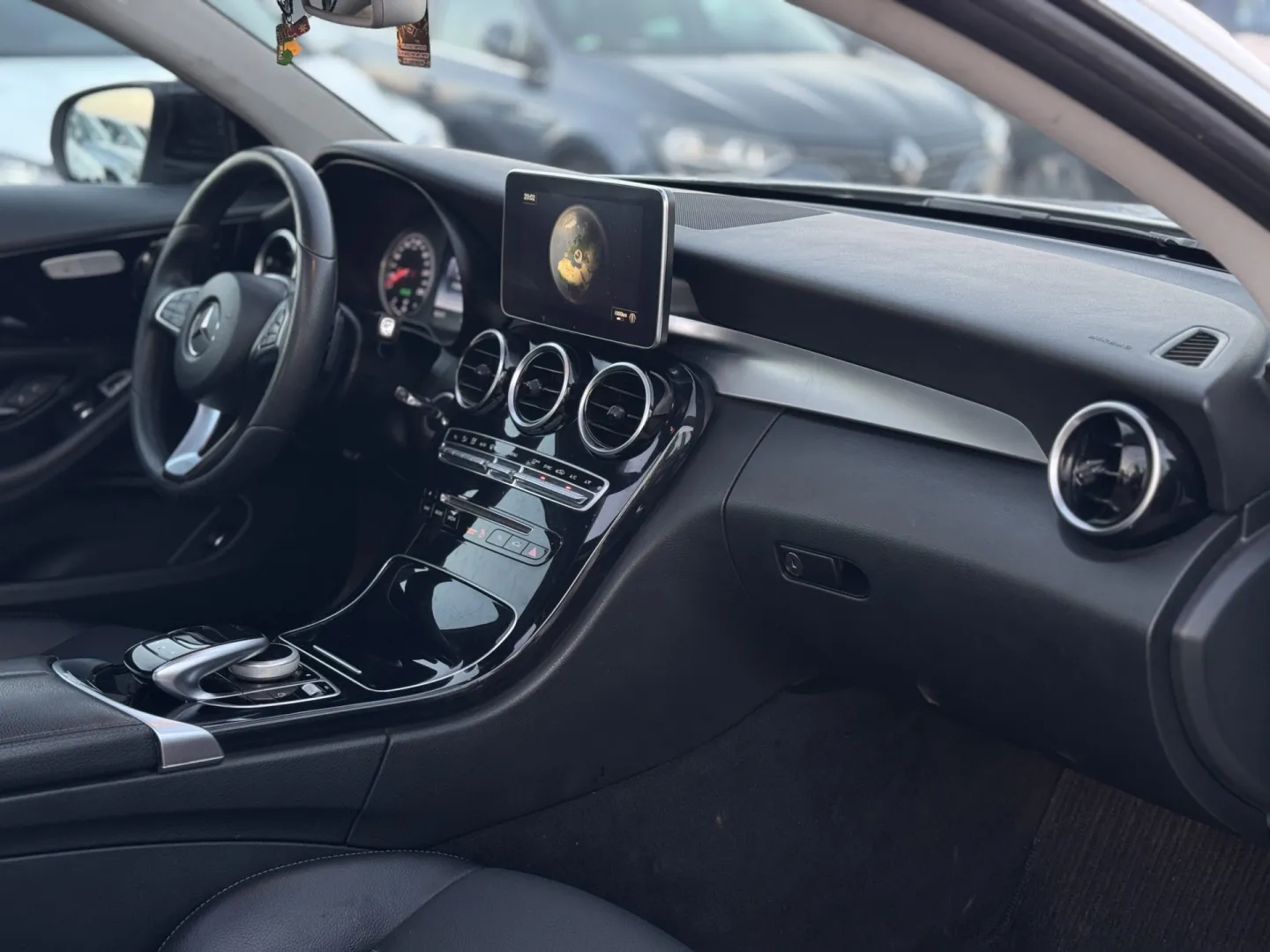 Cumpara/ Vinde online Mercedes-Benz C-Class 2016 SH, la cel mai bun pret pentru tine!