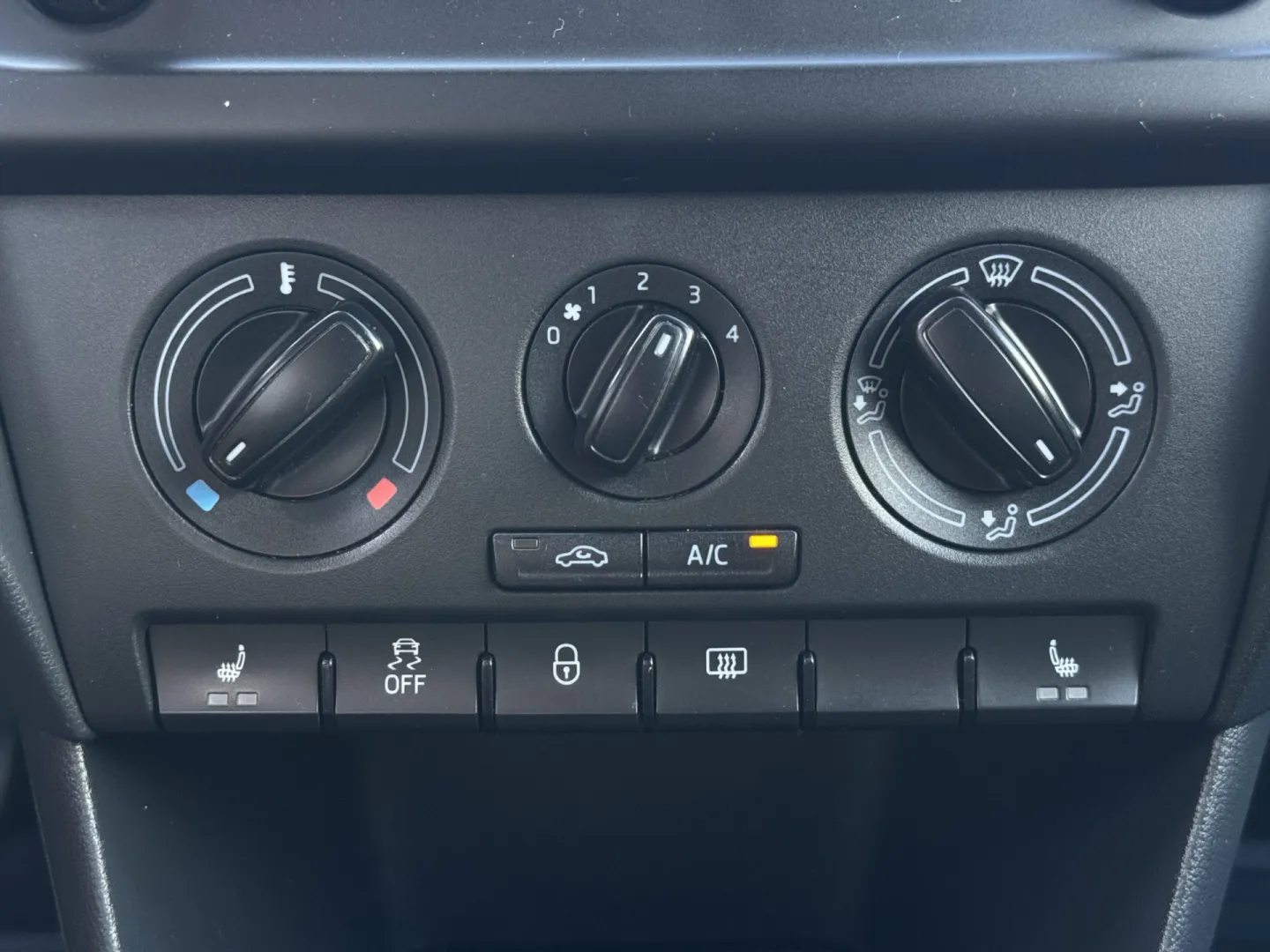 Cumpara/ Vinde online Skoda Rapid 2013 SH, la cel mai bun pret pentru tine!