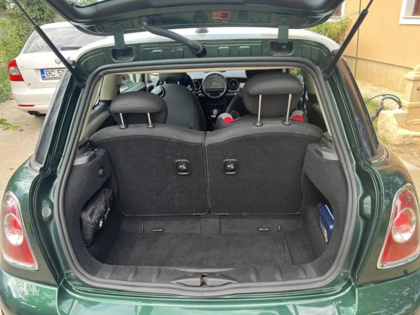 Cumpara/ Vinde online MINI Cooper 2010 SH, la cel mai bun pret pentru tine!