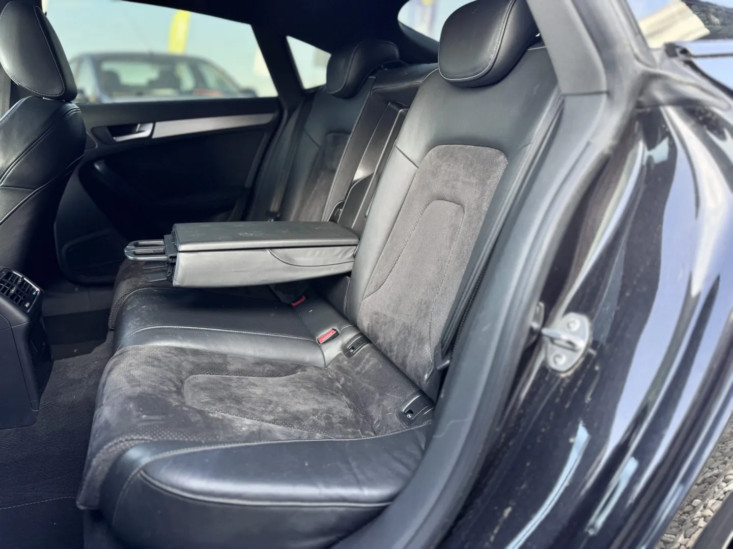 Cumpara/ Vinde online Audi A5 2011 SH, la cel mai bun pret pentru tine!