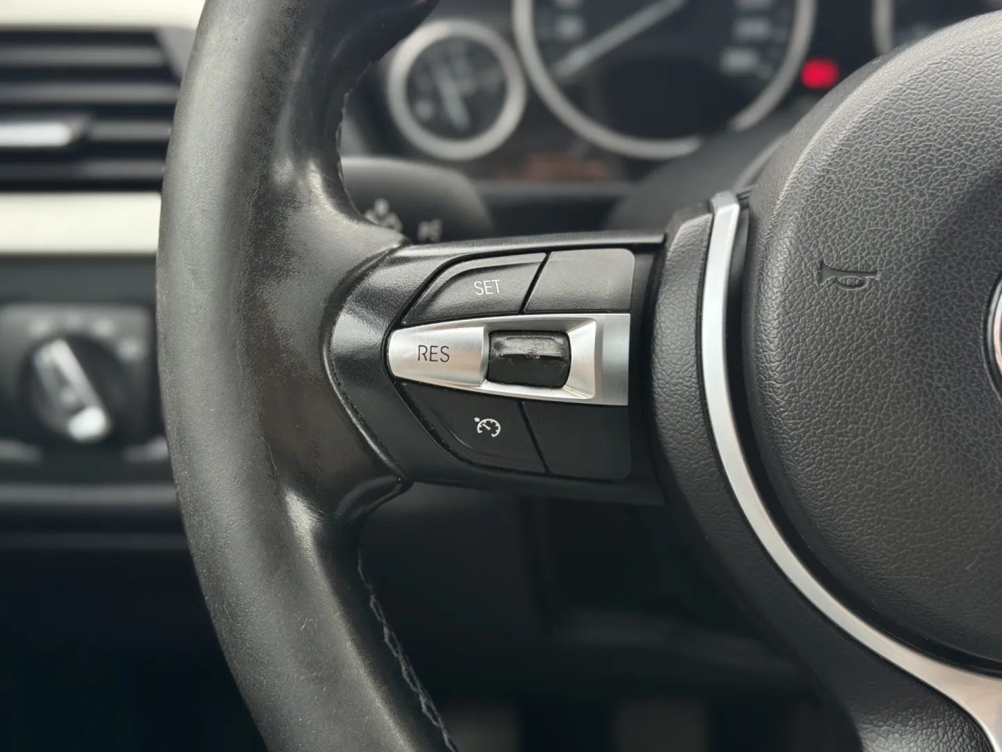 Cumpara/ Vinde online BMW 3 Series 2013 SH, la cel mai bun pret pentru tine!