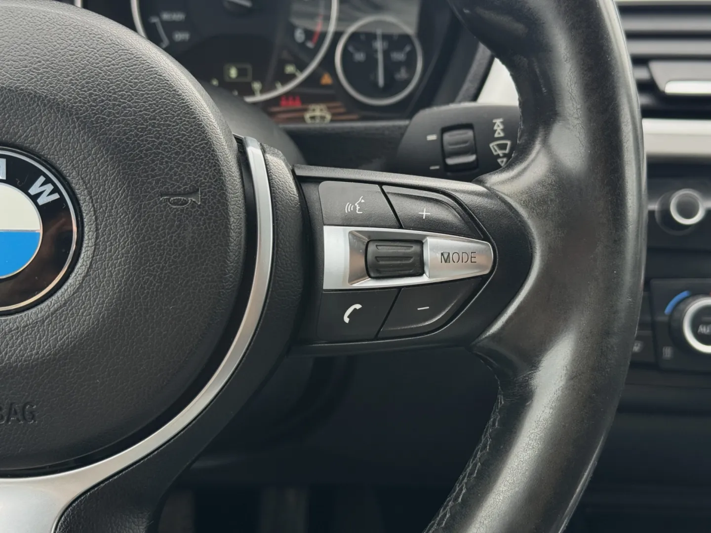 Cumpara/ Vinde online BMW 3 Series 2013 SH, la cel mai bun pret pentru tine!