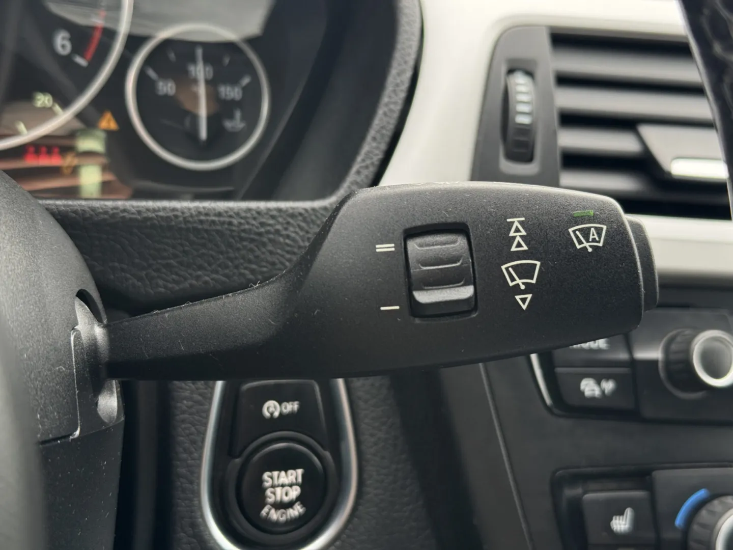 Cumpara/ Vinde online BMW 3 Series 2013 SH, la cel mai bun pret pentru tine!