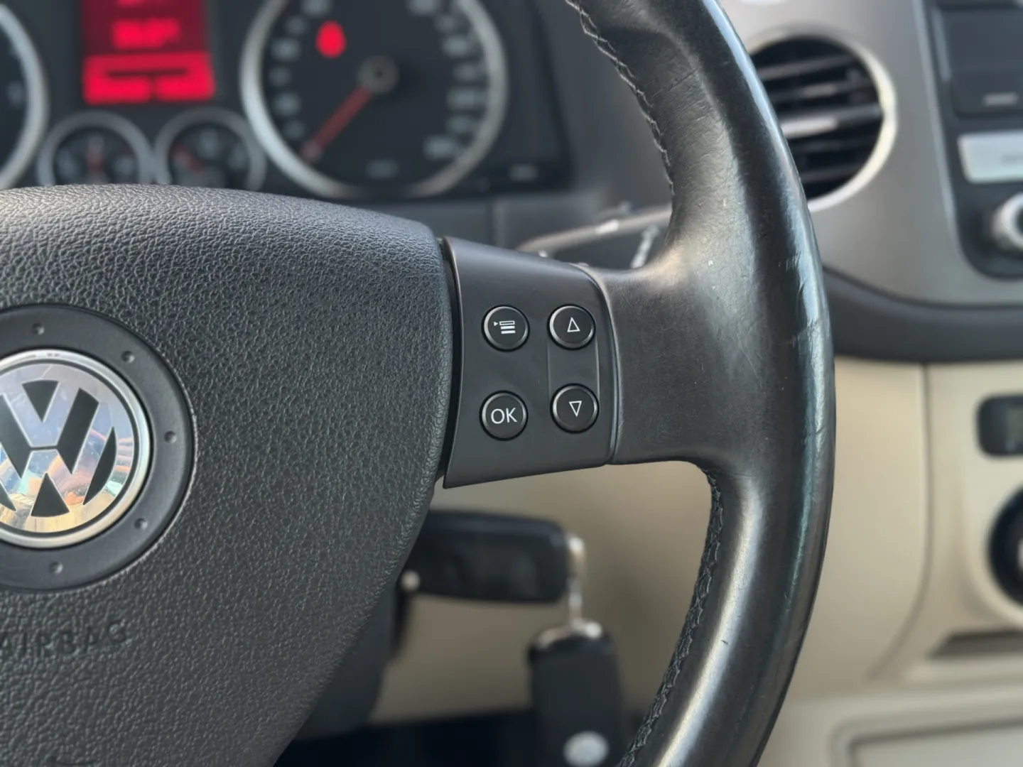 Cumpara/ Vinde online Volkswagen Tiguan 2008 SH, la cel mai bun pret pentru tine!