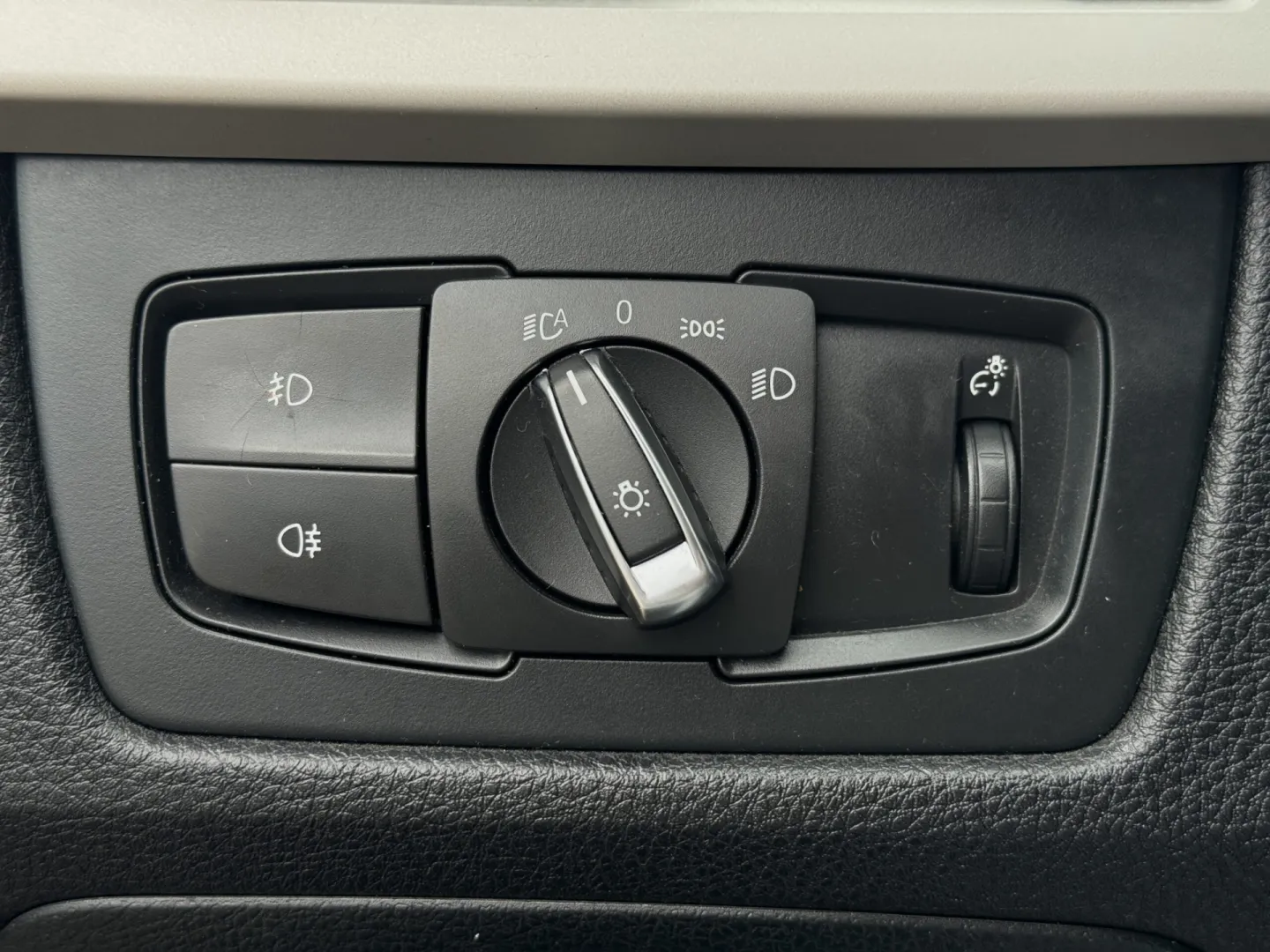 Cumpara/ Vinde online BMW 3 Series 2013 SH, la cel mai bun pret pentru tine!