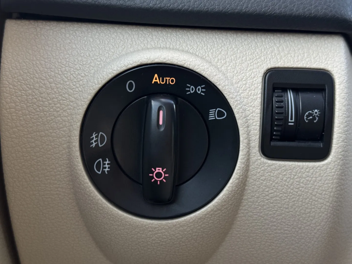 Cumpara/ Vinde online Volkswagen Tiguan 2008 SH, la cel mai bun pret pentru tine!