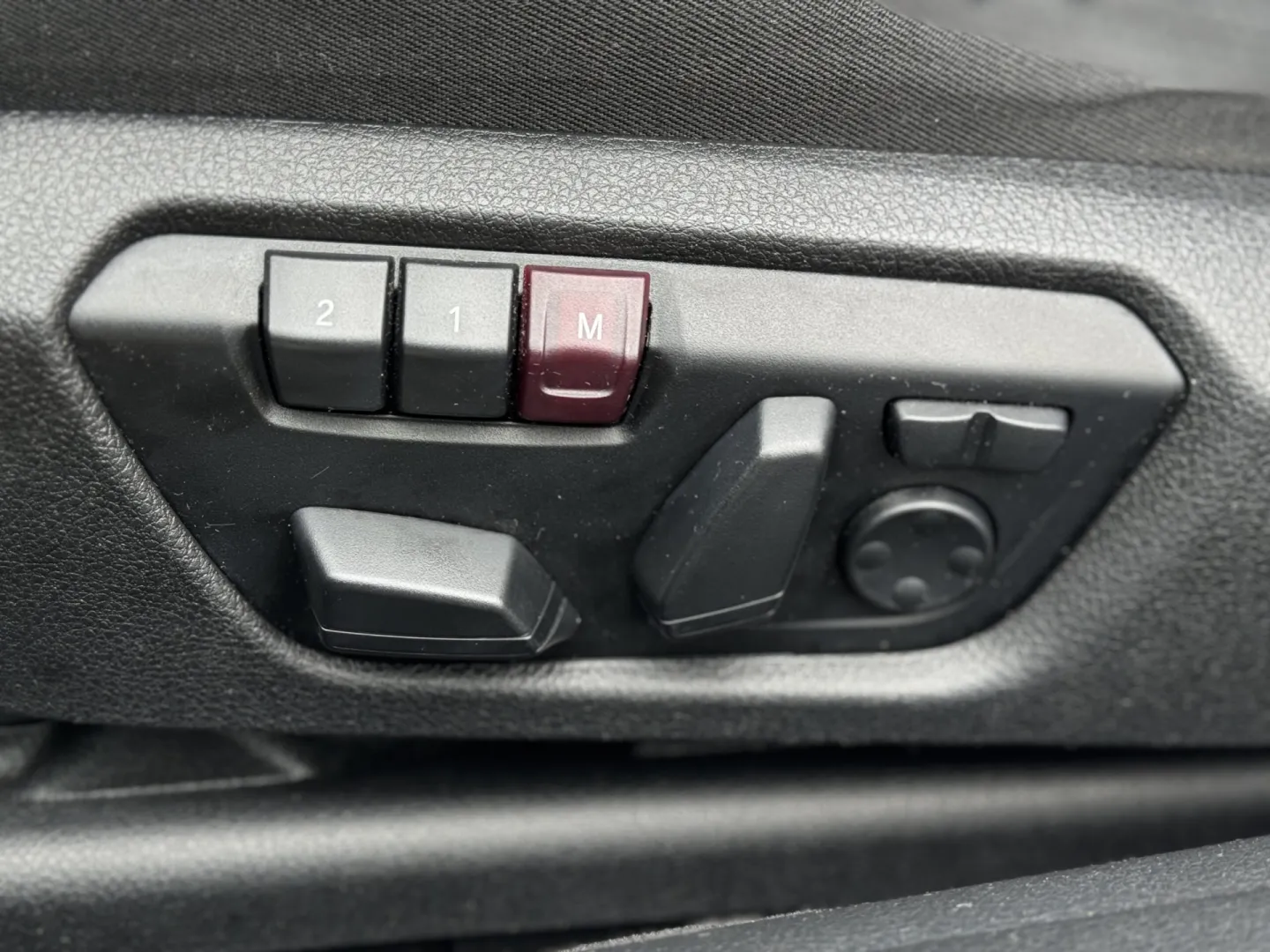 Cumpara/ Vinde online BMW 3 Series 2013 SH, la cel mai bun pret pentru tine!
