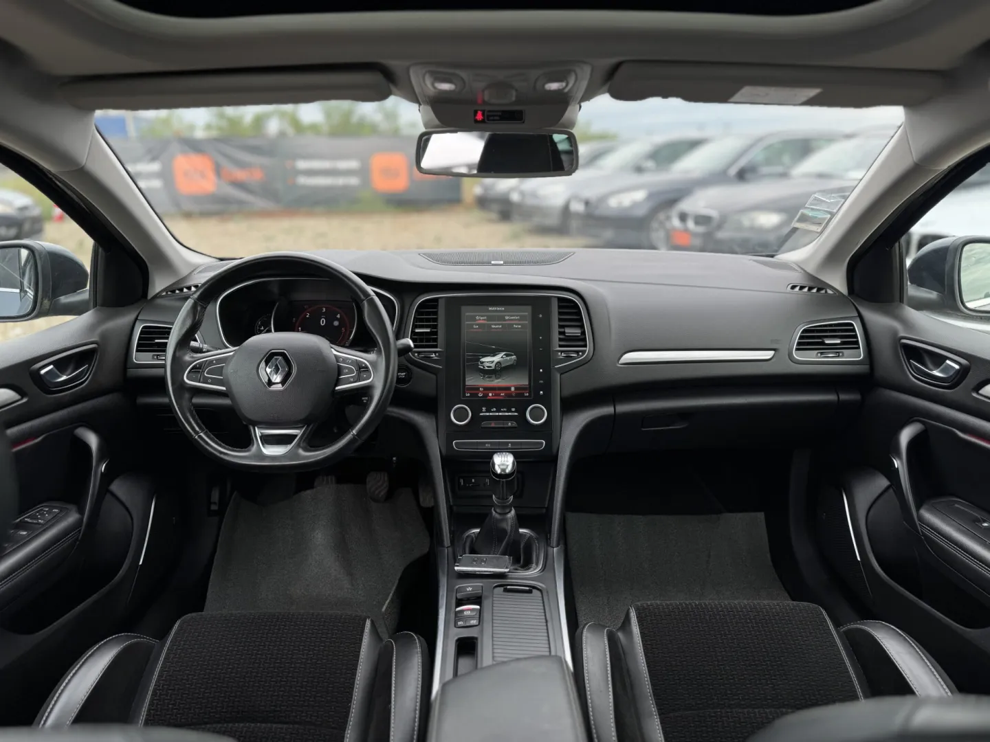 Cumpara/ Vinde online Renault  Megane 2017 SH, la cel mai bun pret pentru tine!