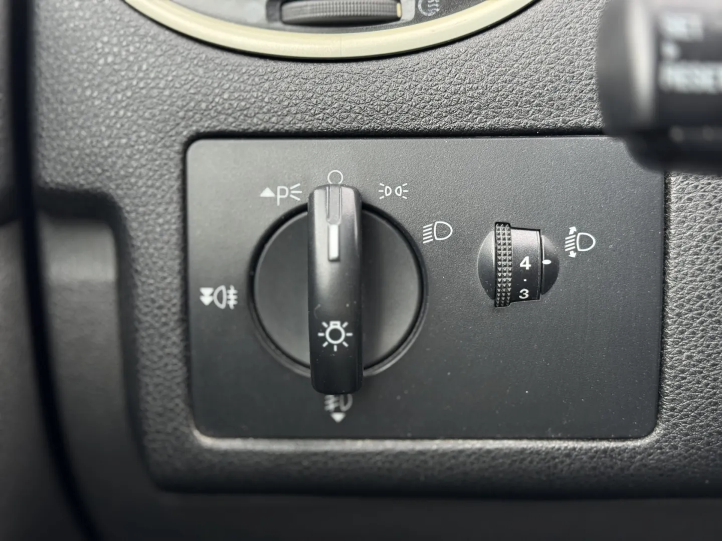 Cumpara/ Vinde online Ford Focus 2005 SH, la cel mai bun pret pentru tine!