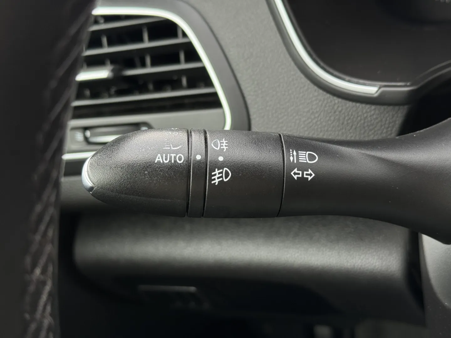 Cumpara/ Vinde online Renault  Megane 2017 SH, la cel mai bun pret pentru tine!